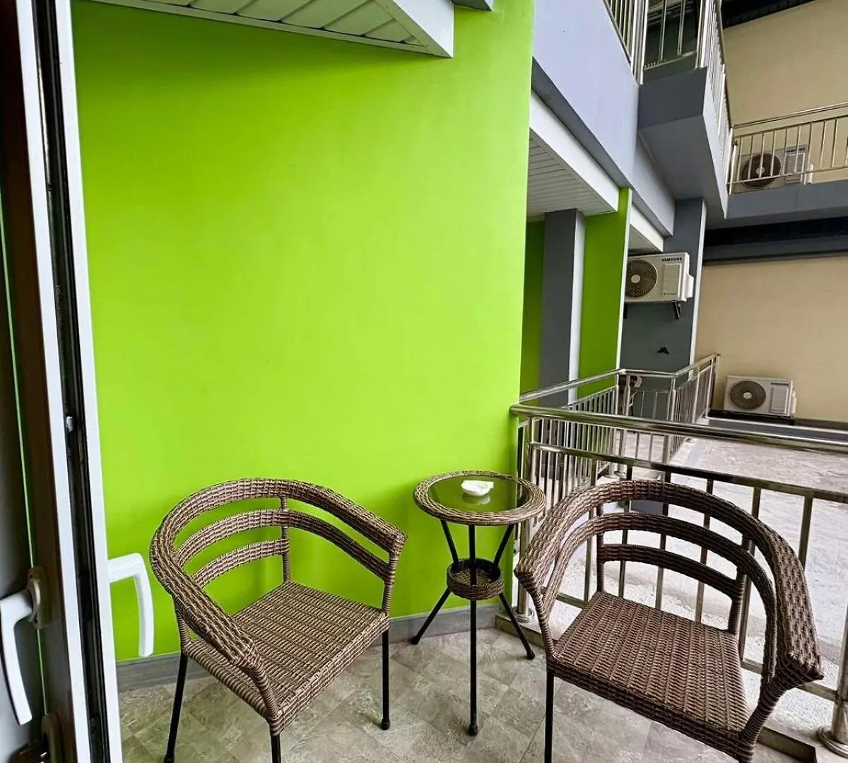 Sheryll Escapes - La Grande Phase 2 Grand Studio 204 With Balcony, Wifi & Netflix Ángeles Apartamento